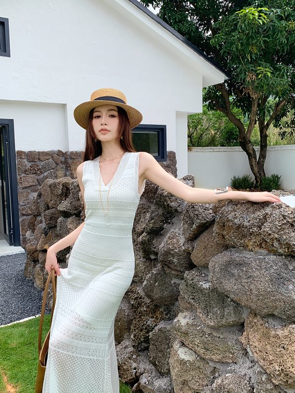 Lightweight High-Waisted V-Neck Hollow Knit Dress for Women - Slim Fit Long Skirt Perfect for Spring and Summer Style