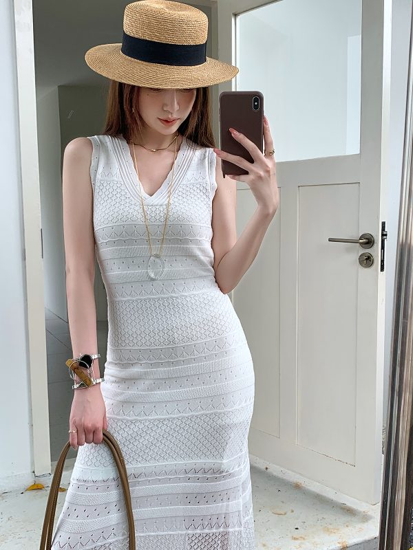 Lightweight High-Waisted V-Neck Hollow Knit Dress for Women - Slim Fit Long Skirt Perfect for Spring and Summer Style