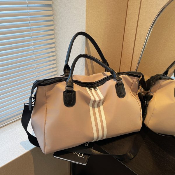 Lightweight Large-Capacity Commuter Travel Bag - Versatile Shoulder Bag for Business Trips, Gym, and Maternity Needs