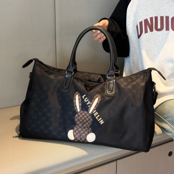 Lightweight Large Capacity Travel Tote Bag for Women - Stylish Sports Fitness Handbag for Short-Distance Journeys