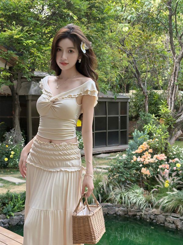Lightweight One-Shoulder French Top with Ear-Shaped Ruffles and Elastic Long Skirt Set - Perfect for Summer Fashion