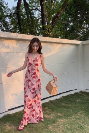 Lightweight Rose Pink Chiffon Dress, Slimming V-Neck High-Waisted Long Dress for Summer Vacation, Elegant Floor-Length Style