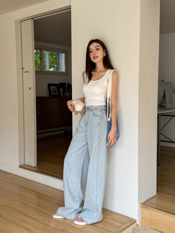 Lightweight U-Shaped Wide Shoulder Strap Vest with Chest Pads - Versatile Casual Women's Fashion for Spring and Summer