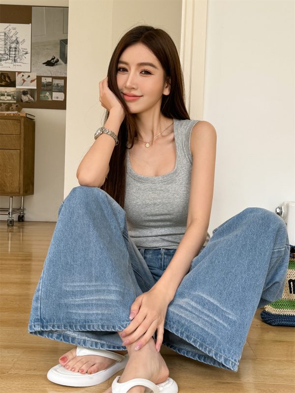 Lightweight U-Shaped Wide Shoulder Strap Vest with Chest Pads - Versatile Casual Women's Fashion for Spring and Summer