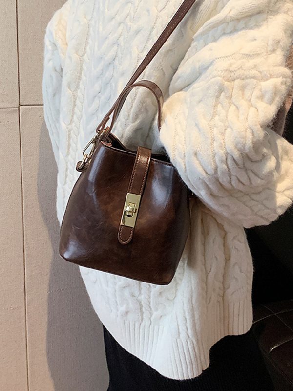 Lightweight Versatile Shoulder Bag for Women - Spring 2025 Commuting Handbag, Travel Crossbody Bag in Chic Design