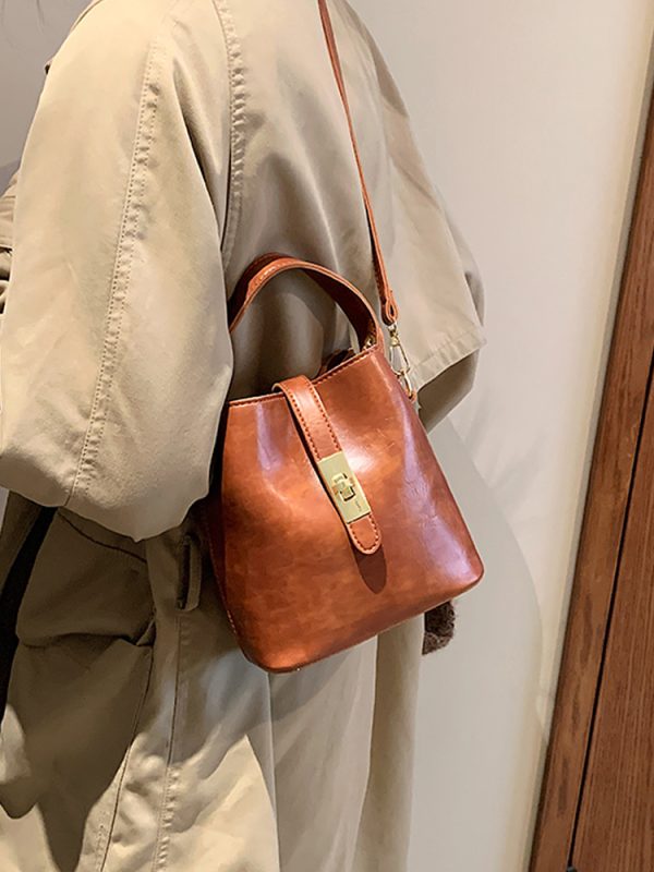 Lightweight Versatile Shoulder Bag for Women - Spring 2025 Commuting Handbag, Travel Crossbody Bag in Chic Design