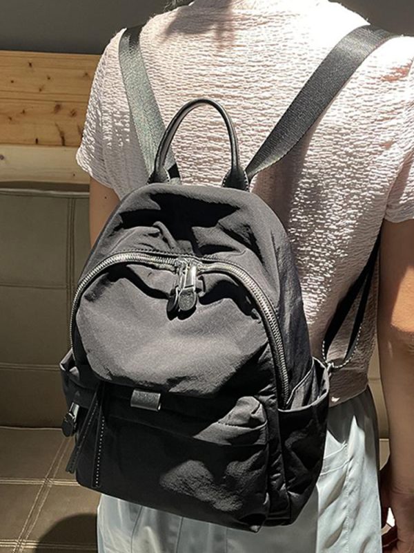 Lightweight Water-Resistant Travel Backpack for Women - Versatile Classic Design for Spring 2025 Adventures