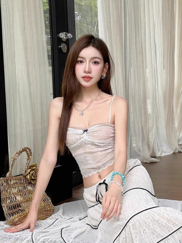 Lightweight White Bow Lace Camisole - Soft Mesh Fitted Sleeveless Inner Top for Y2K and Korean Style Fashion
