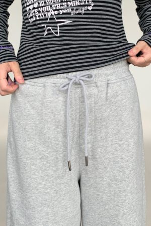 Loose Casual Wide-Leg Terry Sweatpants with Drawstring Elastic Waist â€“ Solid Color Autumn Winter Fashion Pants