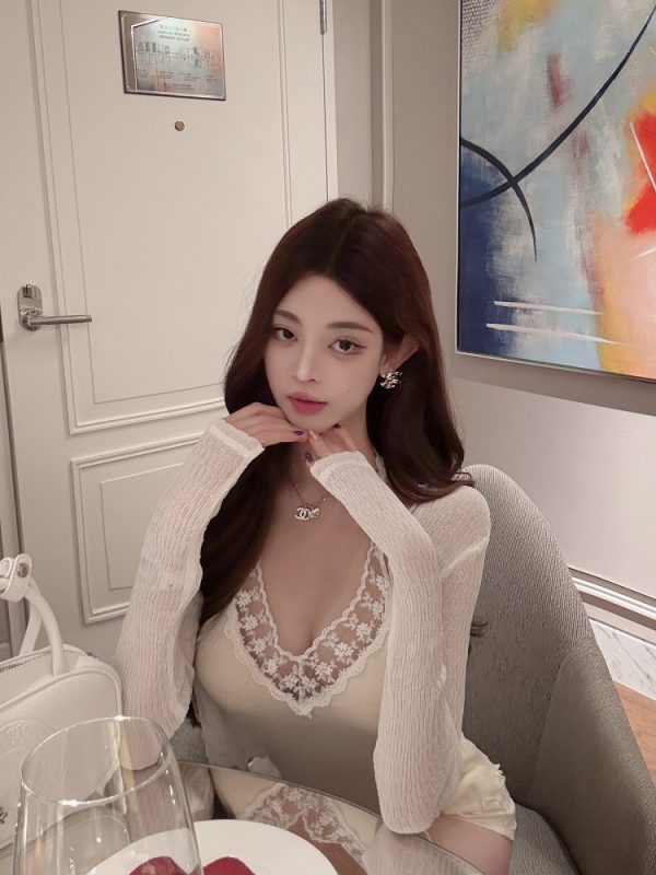 Luna Lona Ice Silk Knitted Women's Short Cardigan with Lace Trim - Lightweight, Elegant Layering for Spring and Summer