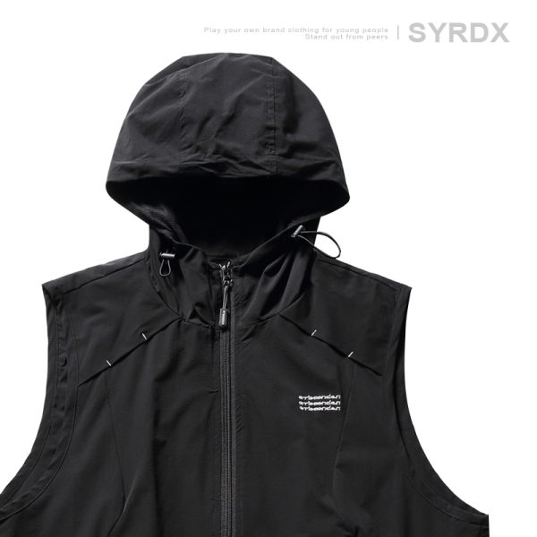 Men's Textured Hooded Outdoor Vest with Shoulder Pocket, Functional Zipper Jacket for Mountain Adventures, Perfect for Casual and Active Wear