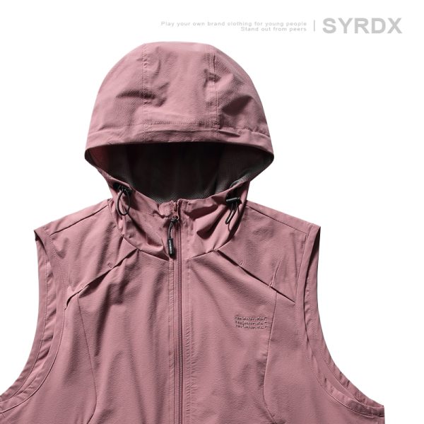 Men's Textured Hooded Outdoor Vest with Shoulder Pocket, Functional Zipper Jacket for Mountain Adventures, Perfect for Casual and Active Wear