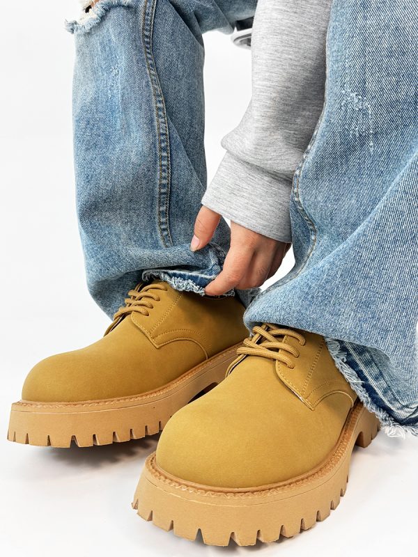 Men's Yellow Derby Shoes, Height-Increasing, Round-Toe, Oversized, British Retro Mickey Thick-Soled Leather for Trendy Commuting Style