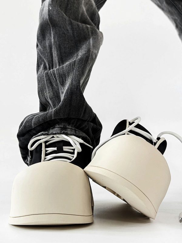 Mickey Mouse Big Head Canvas Shoes for Men and Women, Round Toe Cute Thick-Soled Sports Dad Shoes, Trendy Bread Shell Design
