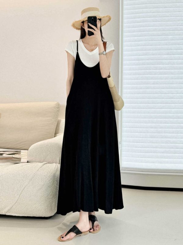Mid-Length Cotton-Linen Swing Dress with Adjustable Straps, Black V-Neck Pocket Design, Versatile Japanese-Style Beach Fashion