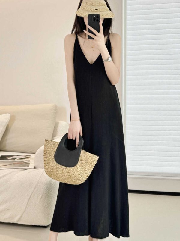 Mid-Length Cotton-Linen Swing Dress with Adjustable Straps, Black V-Neck Pocket Design, Versatile Japanese-Style Beach Fashion