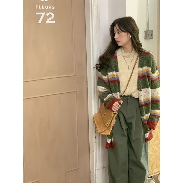 Mid-Length Knitted Sweater Coat for Women, Thickened Horn Button Cardigan, Vintage Style for Spring and Autumn Fashion
