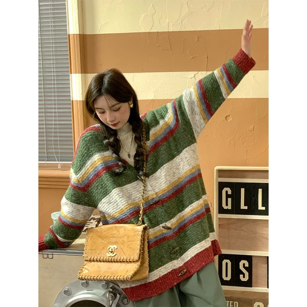 Mid-Length Knitted Sweater Coat for Women, Thickened Horn Button Cardigan, Vintage Style for Spring and Autumn Fashion
