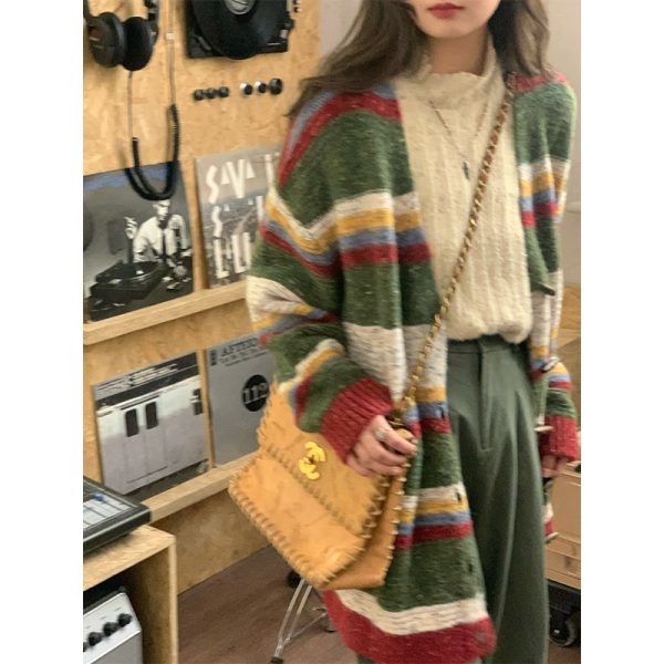 Mid-Length Knitted Sweater Coat for Women, Thickened Horn Button Cardigan, Vintage Style for Spring and Autumn Fashion