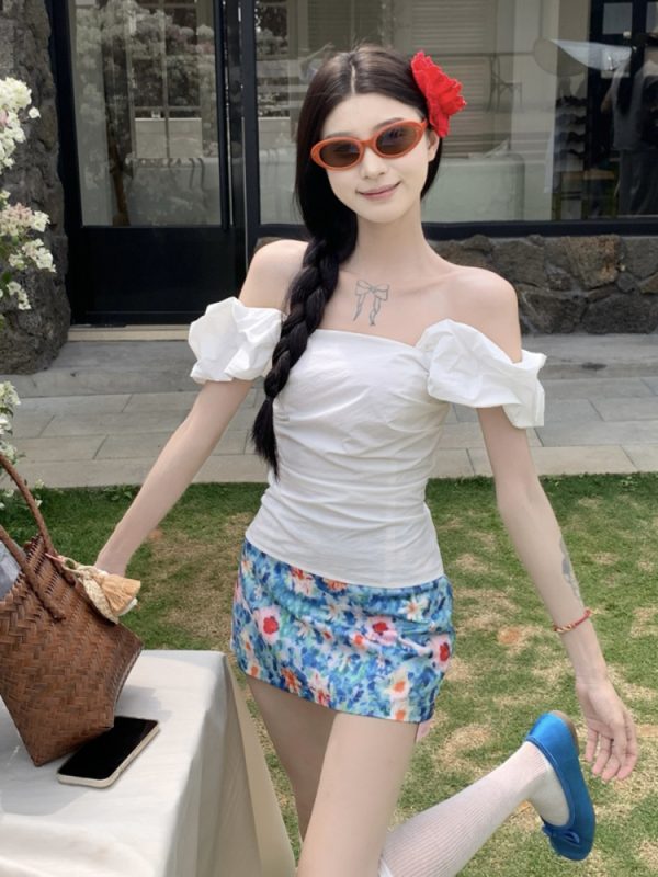 Midsummer Floral Bodycon Mini Skirt for Women, Low Waist Vacation Skirt in Vibrant Colors, Perfect for 90s or Y2K Style