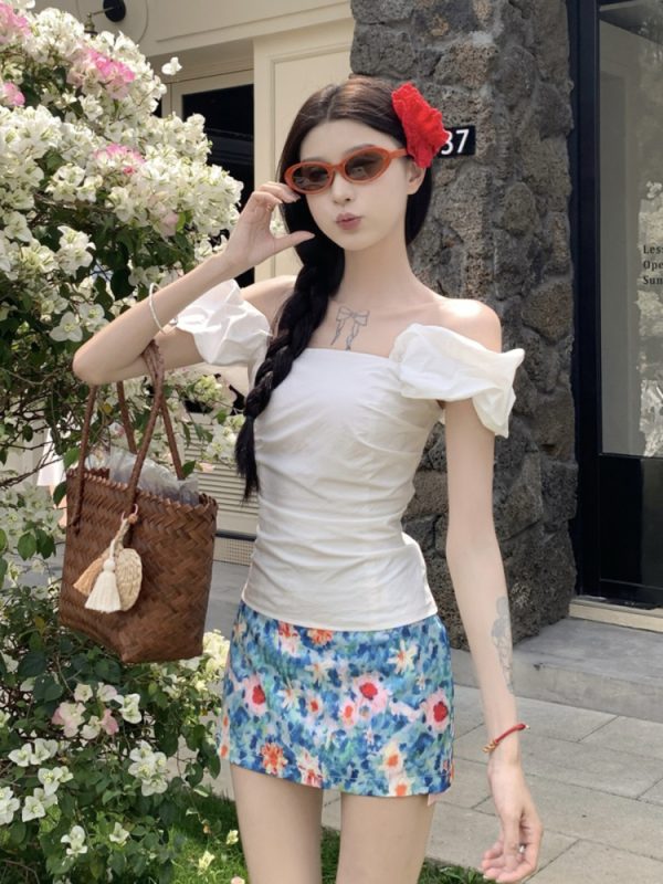 Midsummer Floral Bodycon Mini Skirt for Women, Low Waist Vacation Skirt in Vibrant Colors, Perfect for 90s or Y2K Style
