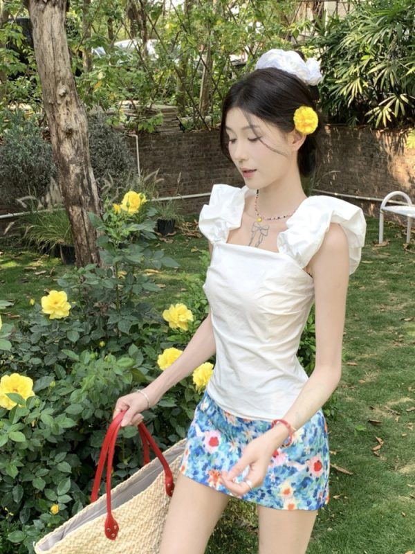 Midsummer Floral Bodycon Mini Skirt for Women, Low Waist Vacation Skirt in Vibrant Colors, Perfect for 90s or Y2K Style