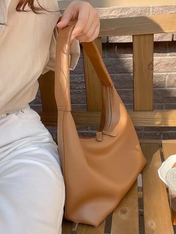 Milk Tea Color Minimalist Dumpling Bag - Soft Leather Retro Shoulder Underarm Bag in Korean Style for Versatile Everyday Use