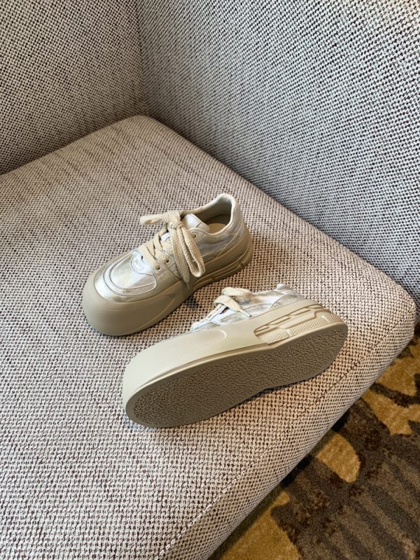 Milk Tea Color Round Toe Women's Casual Sneakers - Thick-Soled Height-Increasing Sports Shoes for Outdoor Style 2025