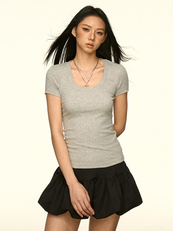 Minimalist Gray U-Neck Short Sleeve T-Shirt for Women - Summer Slim Fit Cropped Top, Waist-Defining Style, Perfect for Y2K Fashion