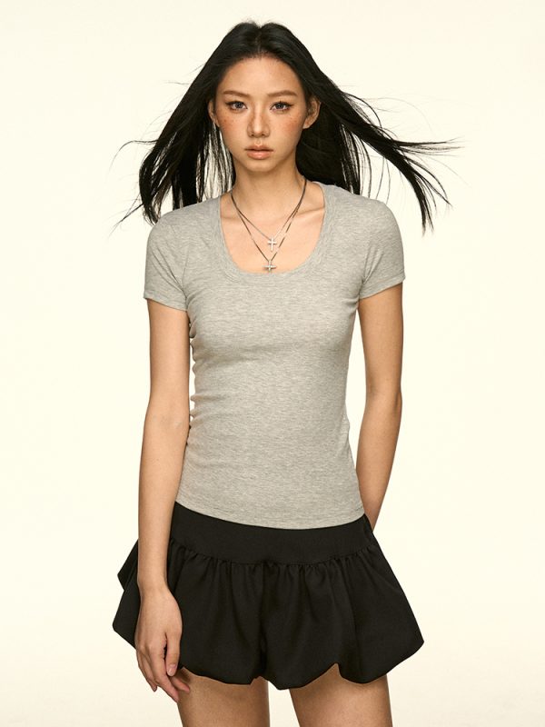 Minimalist Gray U-Neck Short Sleeve T-Shirt for Women - Summer Slim Fit Cropped Top, Waist-Defining Style, Perfect for Y2K Fashion