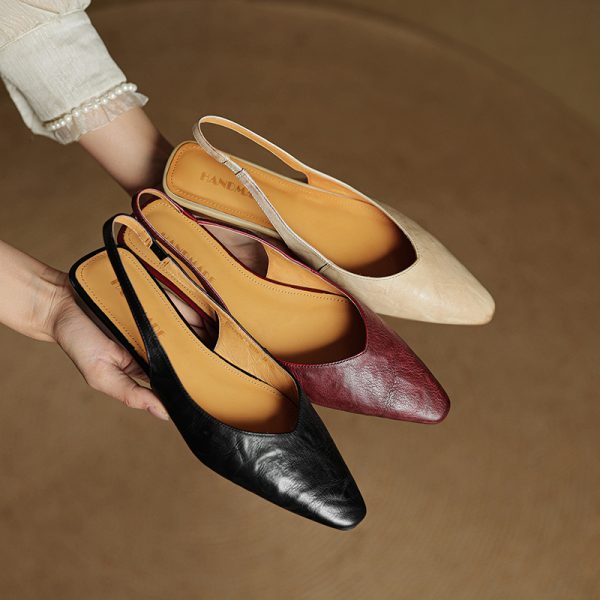 Minimalist V-Shaped Genuine Leather Toe Sandals for Comfortable Commuting - Versatile Slimming Design in Light Luxury Style