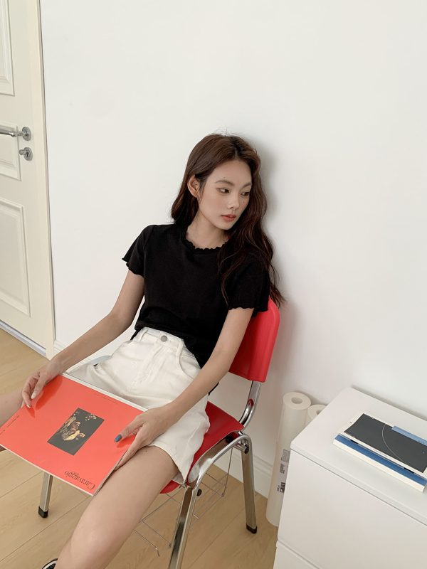 Minimalist Wave Edge Short Sleeve T-shirt for Women - Summer 2025 Solid Color Loose Fit Unique Top