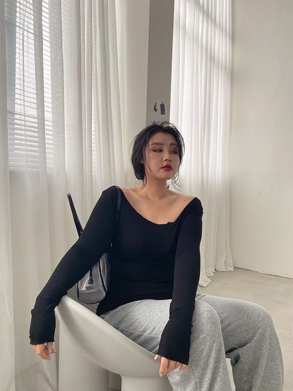 Off-Shoulder Long Sleeve T-Shirt for Women - Slimming Autumn Design, Low Neck Sexy Top, Trendy Y2K Style
