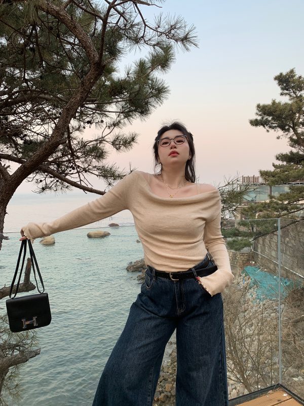 Off-Shoulder Solid Color Plus Size Knitted Shirt - High-End Feel, Slightly Chubby Style, Trendy Casual Top for Effortless Elegance