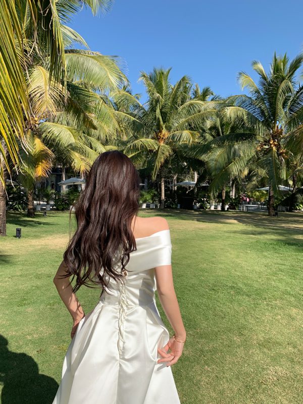 Off-the-Shoulder White Fairy Dress for Women, French-Style Strapless Long Skirt with Bow, Perfect for Everyday Wear and Photos