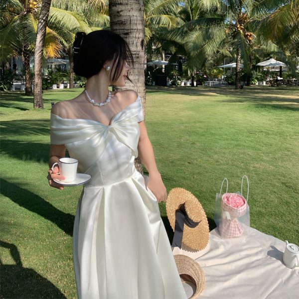 Off-the-Shoulder White Fairy Dress for Women, French-Style Strapless Long Skirt with Bow, Perfect for Everyday Wear and Photos