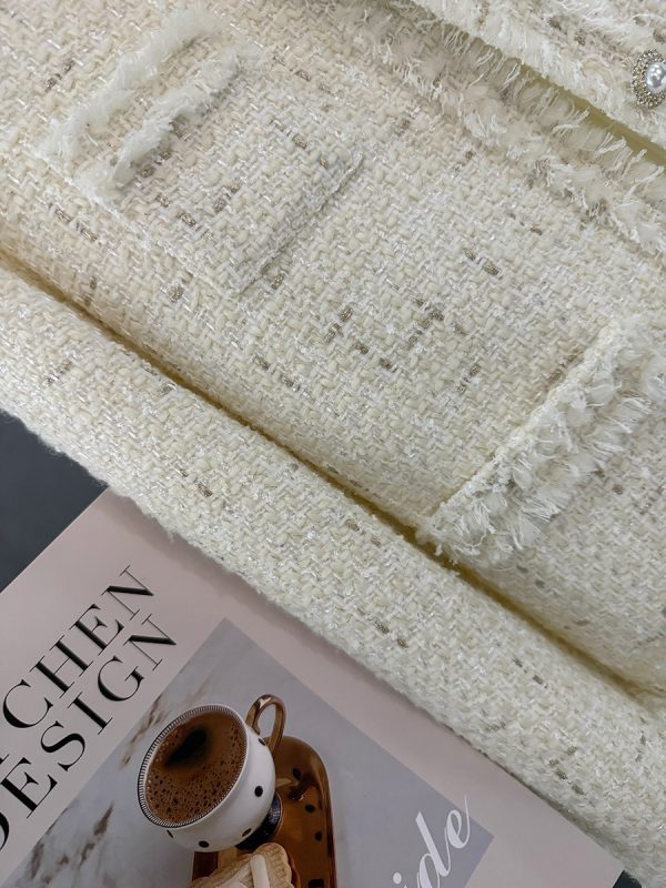 Off-White Lightweight Luxury Short Jacket for Women, Stylish Tassel Design for Autumn and Winter 2024, Elegant Layering Piece
