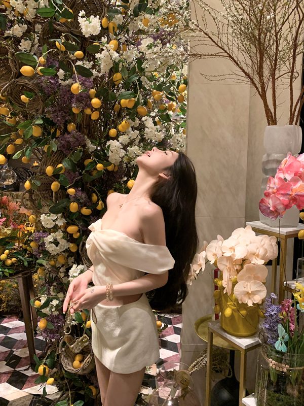 Off-White Strapless Top and Skirt Two-Piece Set for Women - Summer Floral Design, Perfect for Sakura Season Fashion