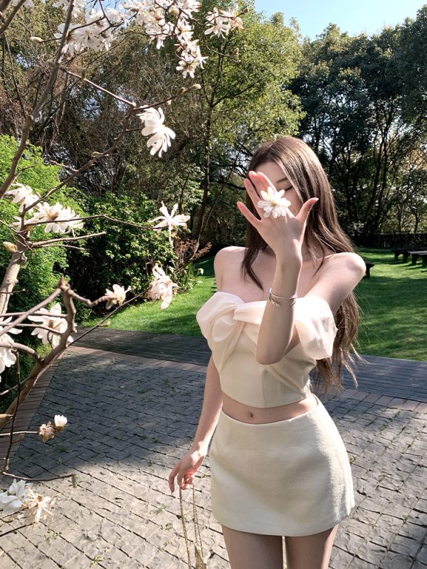 Off-White Strapless Top and Skirt Two-Piece Set for Women - Summer Floral Design, Perfect for Sakura Season Fashion