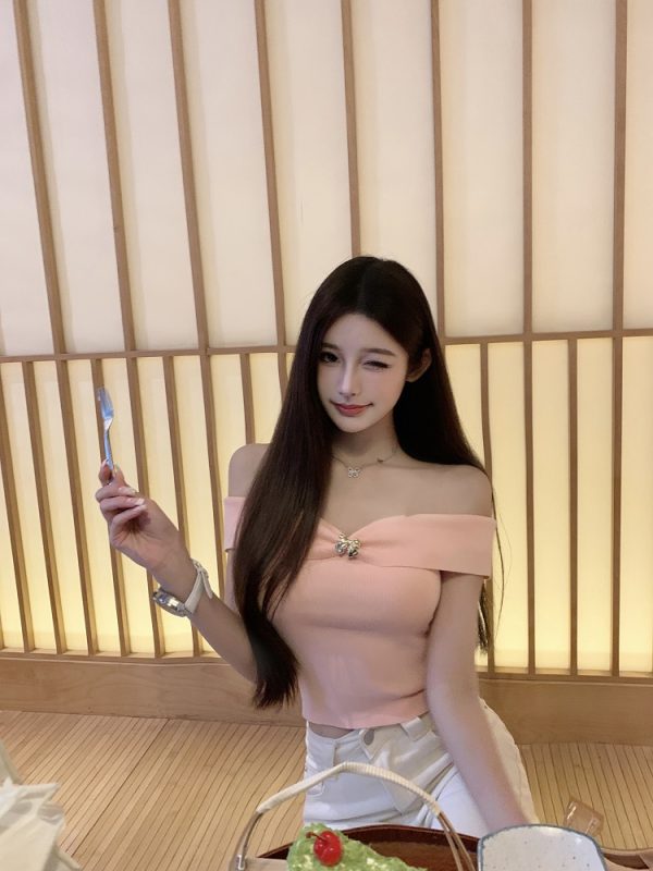 One-Shoulder Knitted Top - Sexy Internet Celebrity Style, Pure Desire, Trendy Y2K Fashion, Chic Korean Style Top