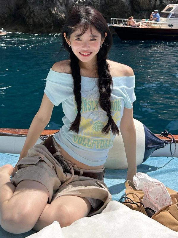 One-Shoulder Short Sleeve Women's Summer T-Shirt - American Style Slim-Fit Letter Print Chic Top for Vacation