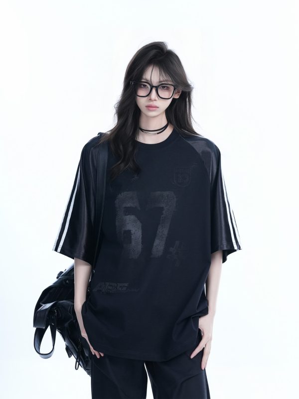 Oversized Black Short-Sleeve T-Shirt for Women - American High Street Sports Style, Loose Fit, Casual Chic.