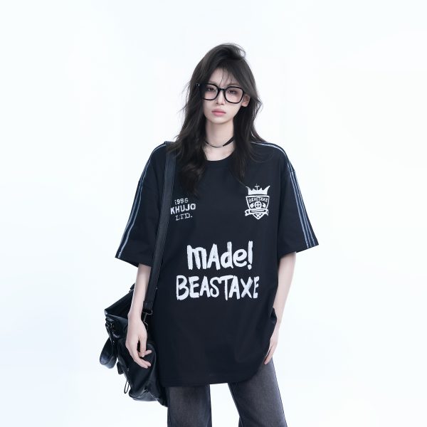 Oversized Retro College Style Gray Graffiti T-Shirt for Women - Trendy Short Sleeve Loose Fit Top