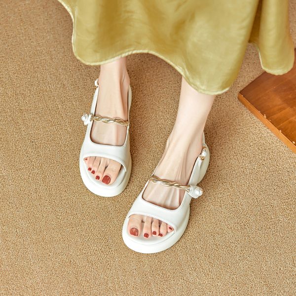Pearl-Embellished Open-Toe Sandals for Women - Retro Thick-Soled Beach Sandals for Summer 2025