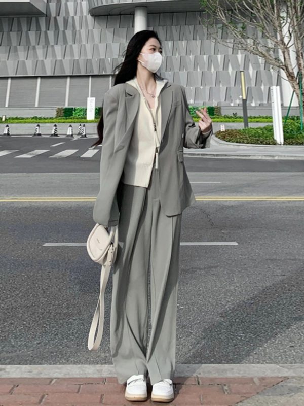 Petite Loose Casual Gray Suit Jacket for Women - Korean Style Blazer for Early Autumn Fashion