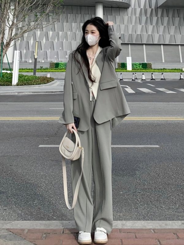 Petite Loose Casual Gray Suit Jacket for Women - Korean Style Blazer for Early Autumn Fashion