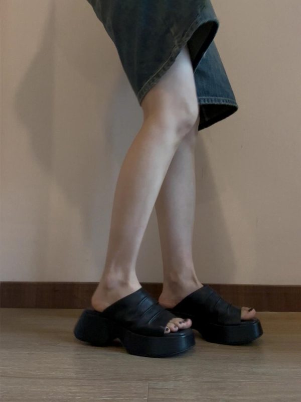 Petite Sheepskin Retro Slip-On Sandals for Women - Thick-Soled, Height-Increasing, Wrinkled Square Toe, Open Toe Design