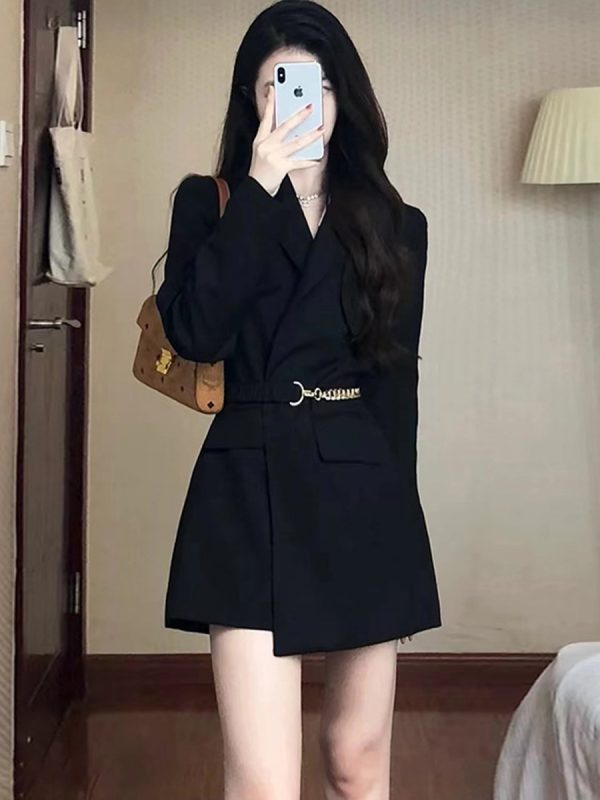 Petite Women's Black Suit Jacket - Elegant Korean Style, Tailored Design for a Gentle and Mature Look
