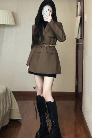 Petite Women's Black Suit Jacket - Elegant Korean Style, Tailored Design for a Gentle and Mature Look