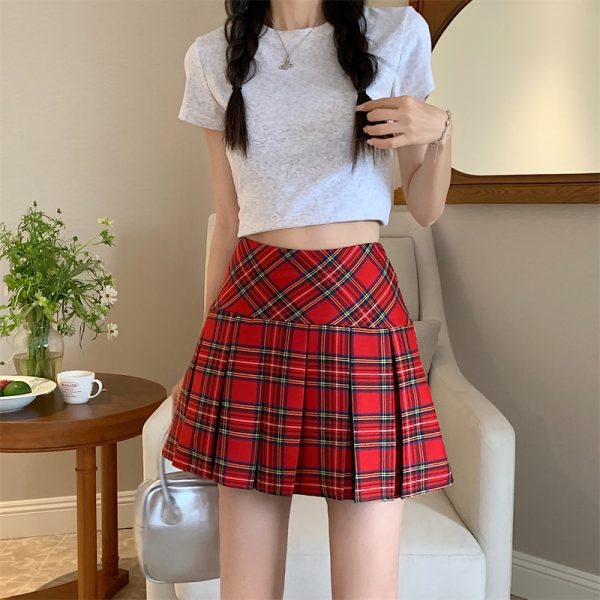 Plus Size American Style Red Plaid Pleated Skirt for Women - High Waist A-Line JK Skirt for Spring Summer 2024 Fashion.
